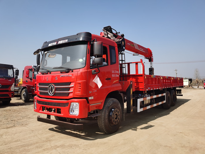 東風(fēng)K5后八輪12噸隨車吊